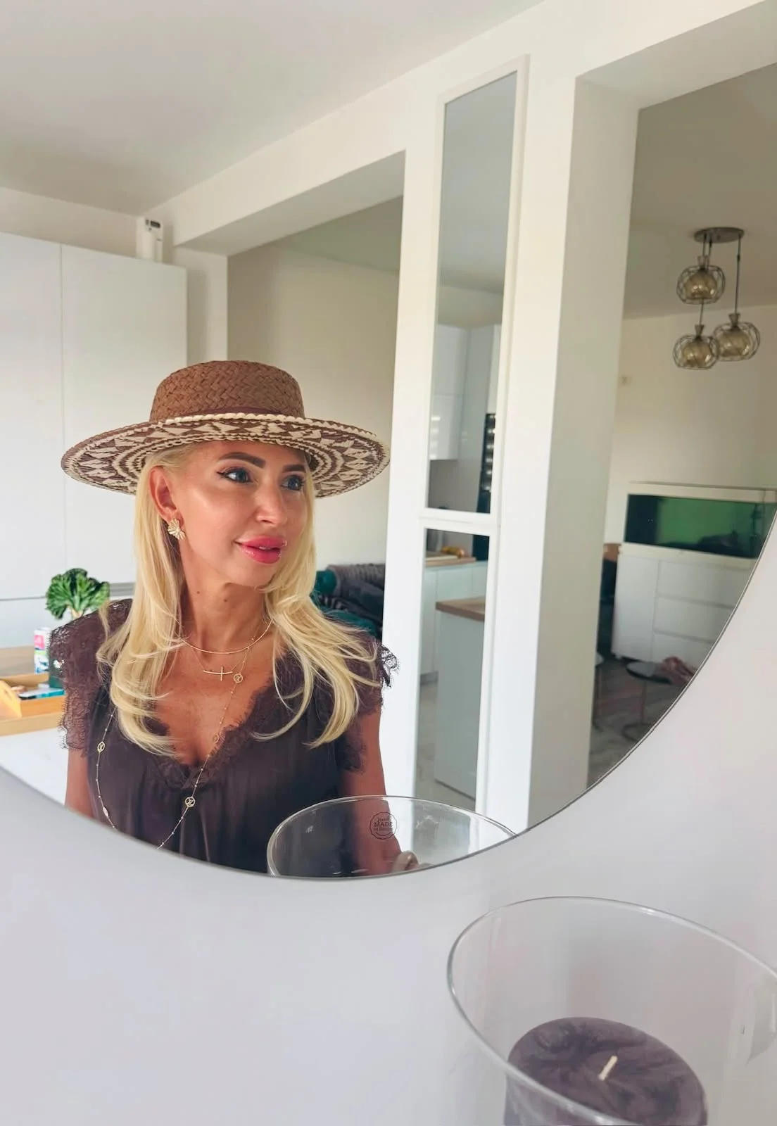 Anda Lazarov Beauty Expert